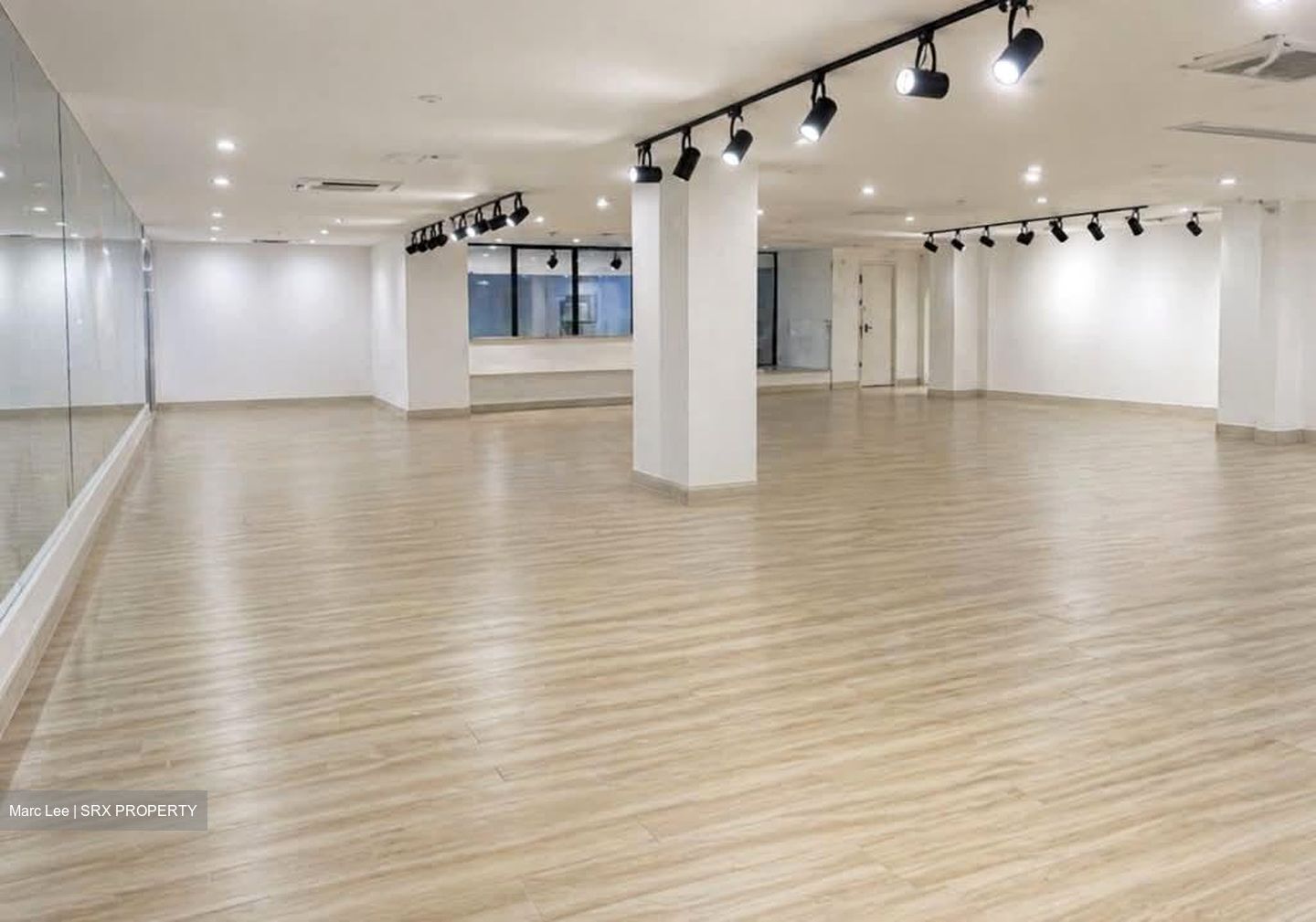 Lhk 3 (D19), Office #554462001